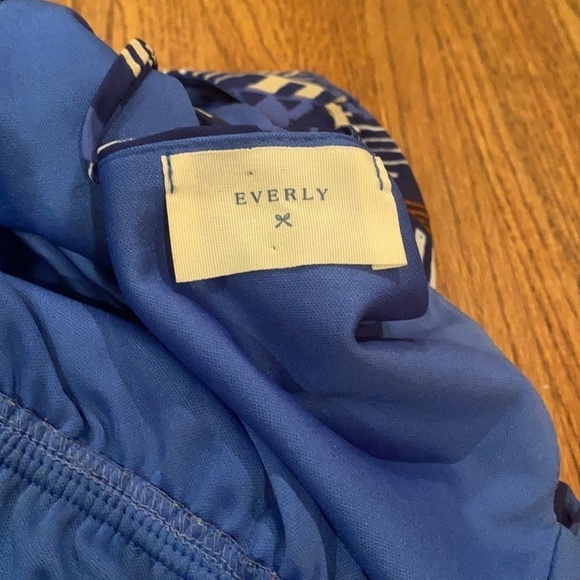 Everly Maxi Dress Size Small - Picture 7 of 8